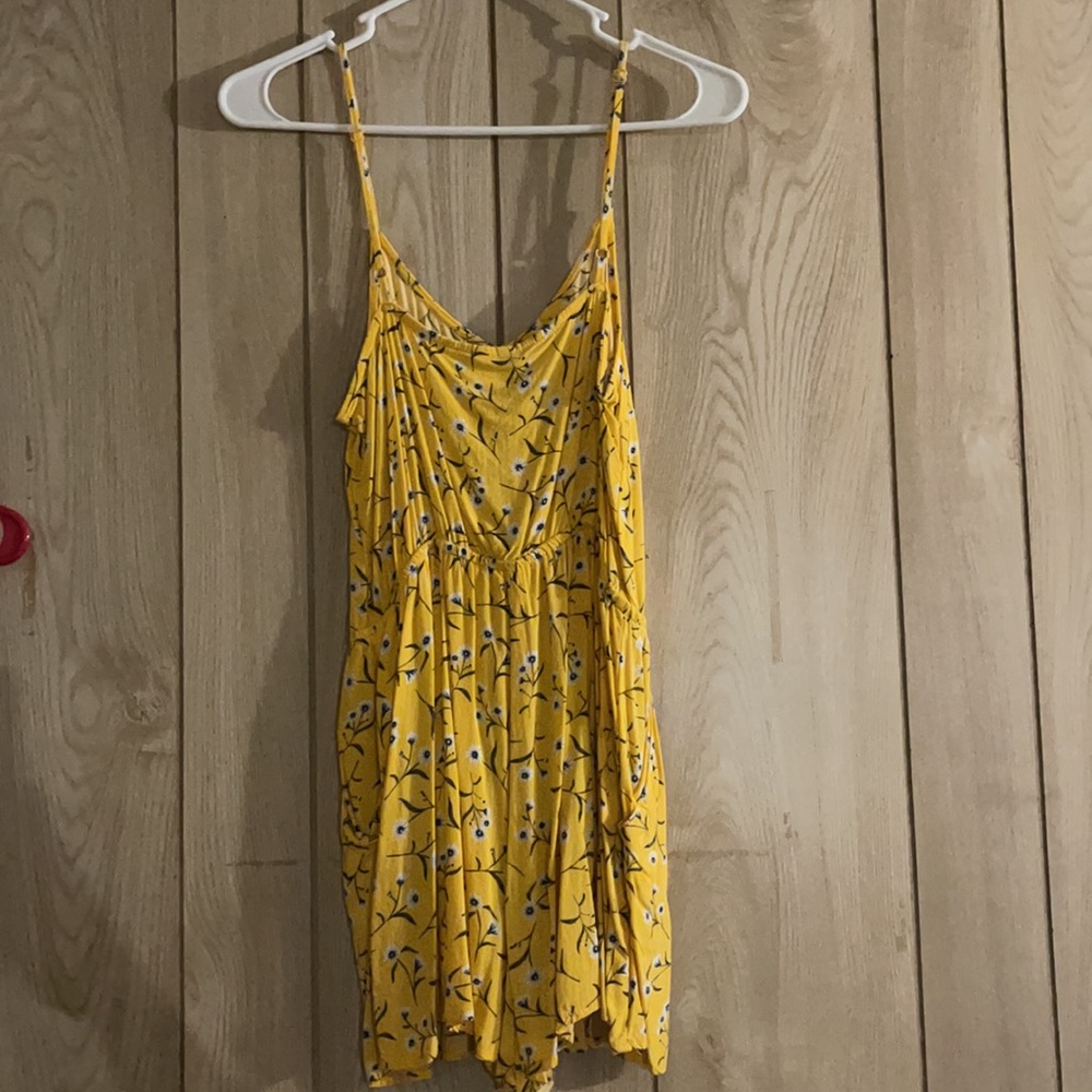 H&M Spring Romper - Picture 3 of 3